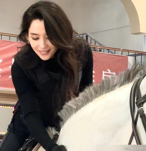 看我头像吃瓜网红图片女,揭秘看瓜网红女生的时尚生活