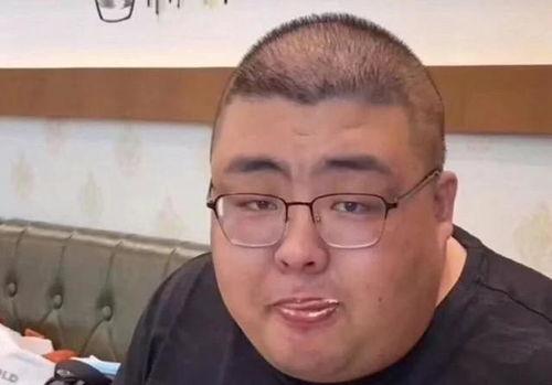 纽约网红吃瓜博主,揭秘都市生活背后的秘密