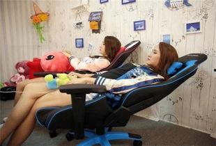 吃瓜双胞胎网红